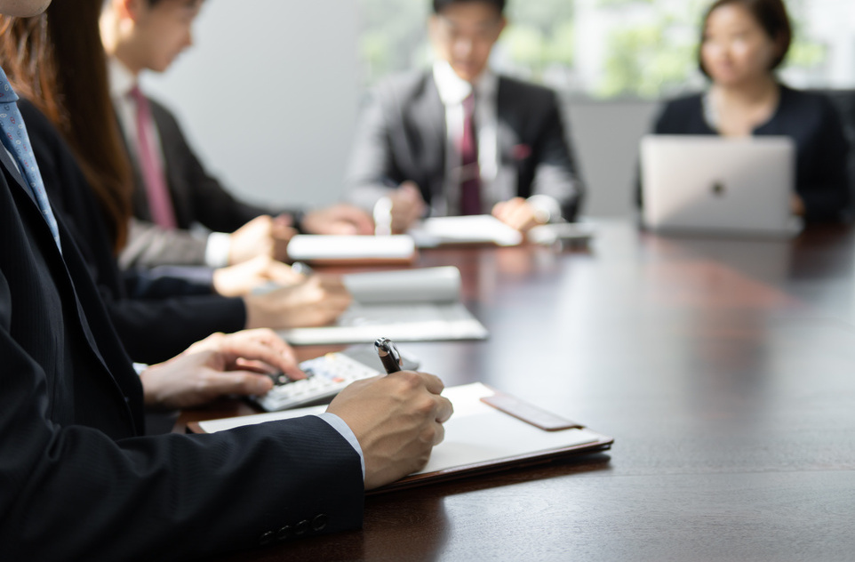 本サービスを導入することで、搬出入スケジュール、施設設備の使用時間の無駄を防ぎ効率的かつスピーディーな運用を実現いたします。