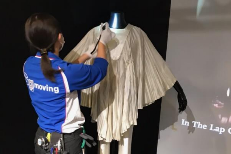 SGムービング 『クイーン エキシビジョン ジャパン ~ボヘミアン ラプソディ~』において、展示品の梱包・輸送・陳列サービスを提供